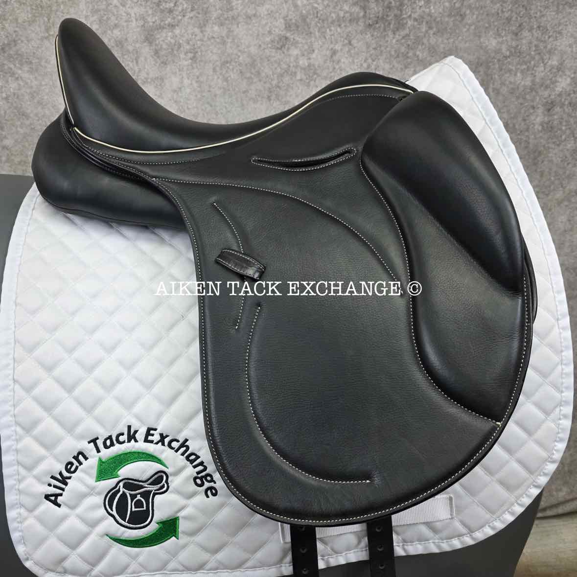 2023 MaxFlex Savannah Dressage Saddle, 17.5" Seat, XX-Wide Tree, Wool Flocked Panels