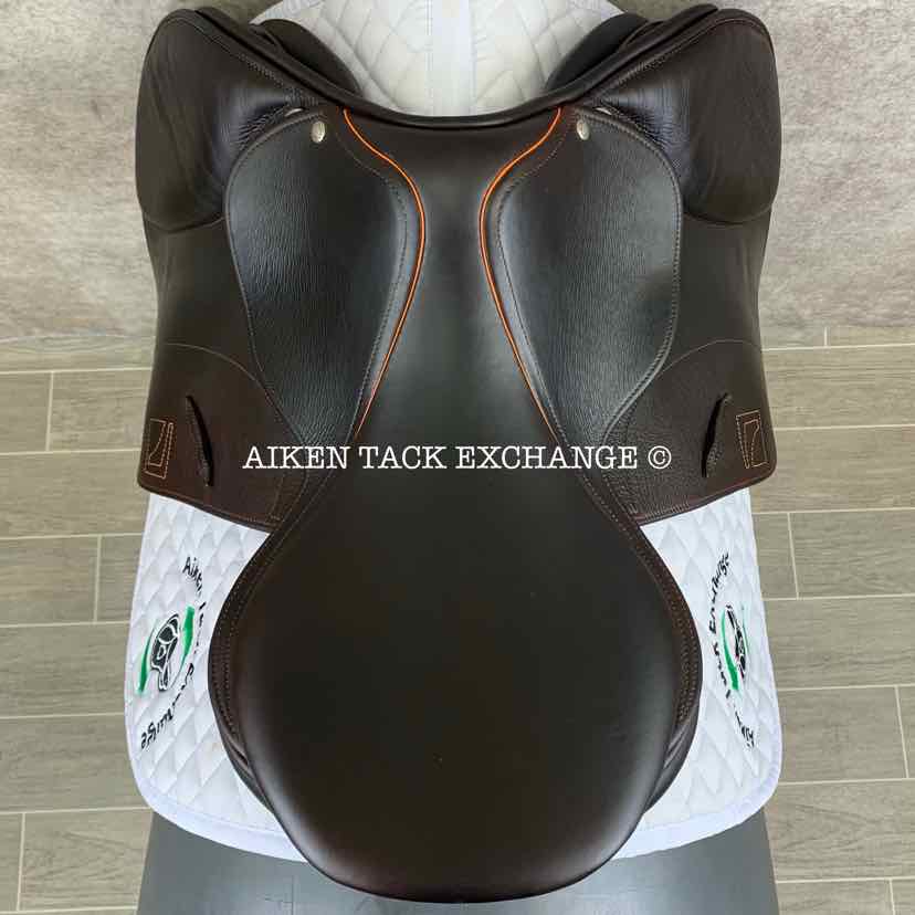2023 Childeric FLP Close Contact Jump Saddle, 18" Seat, 2 3/4 Flap, M/MW Tree, Foam Panels, Full Buffalo Leather