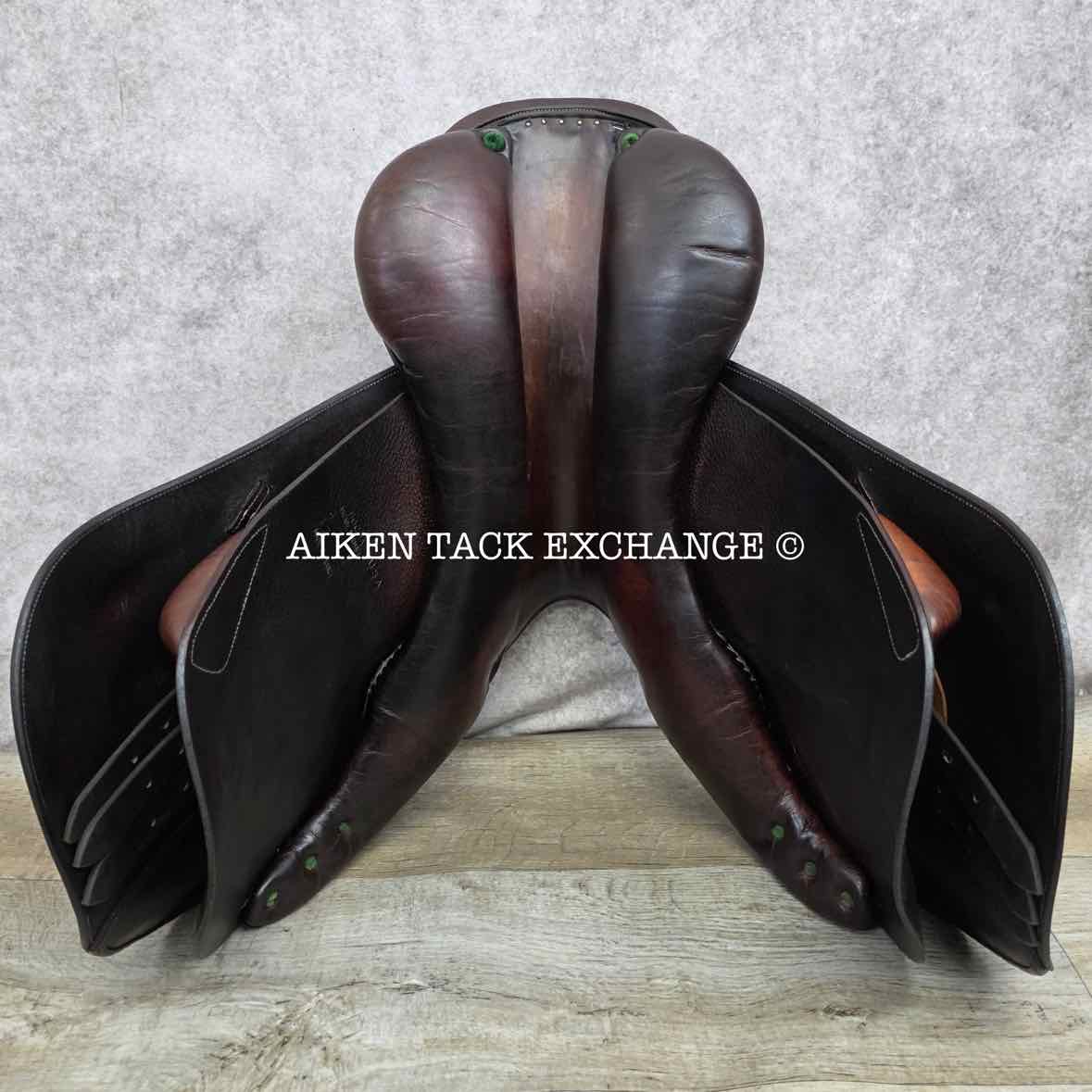 2003 Devoucoux Socoa Jump Saddle, 17" Seat, 2 Flap, Medium Wide Tree, Wool Flocked Panels