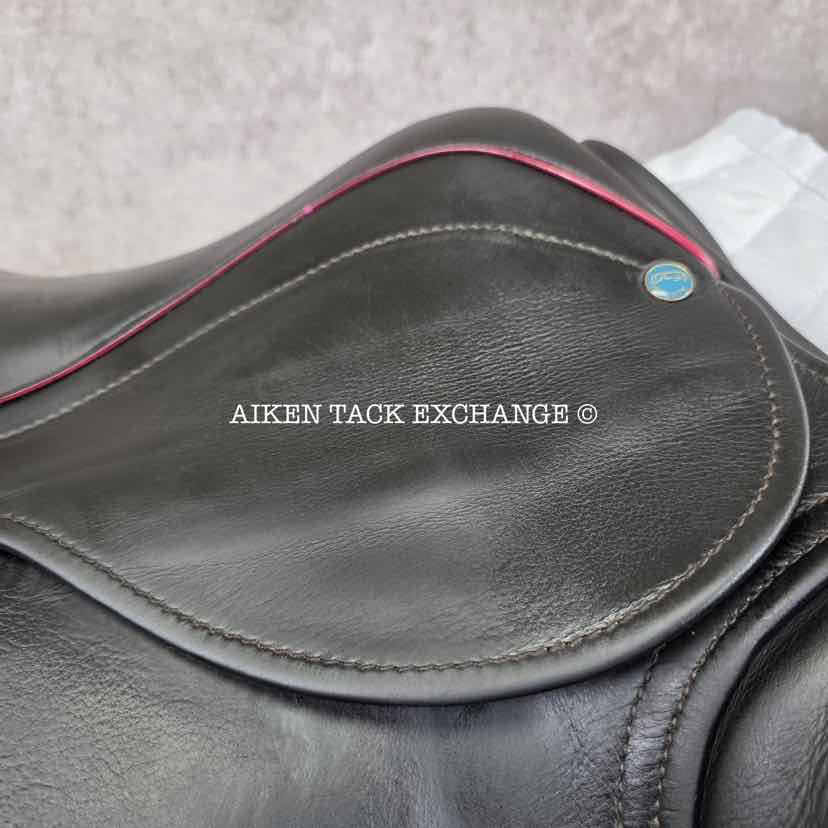 2021 County Innovation Jump Saddle, 18" Seat, Forward Flap, Medium Narrow Tree, Wool Flocked Panels