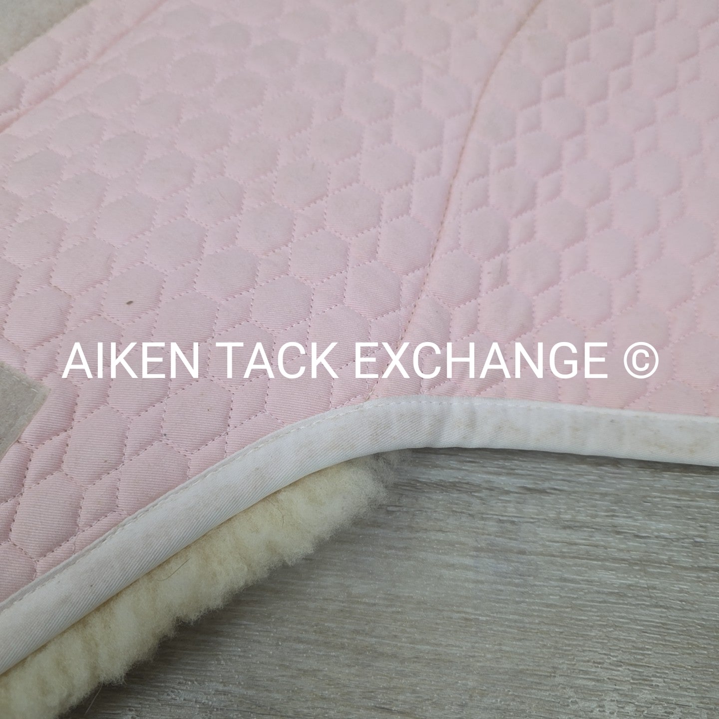 Mattes Sheepskin Saddle Pad for Treeless Saddle, Size Medium