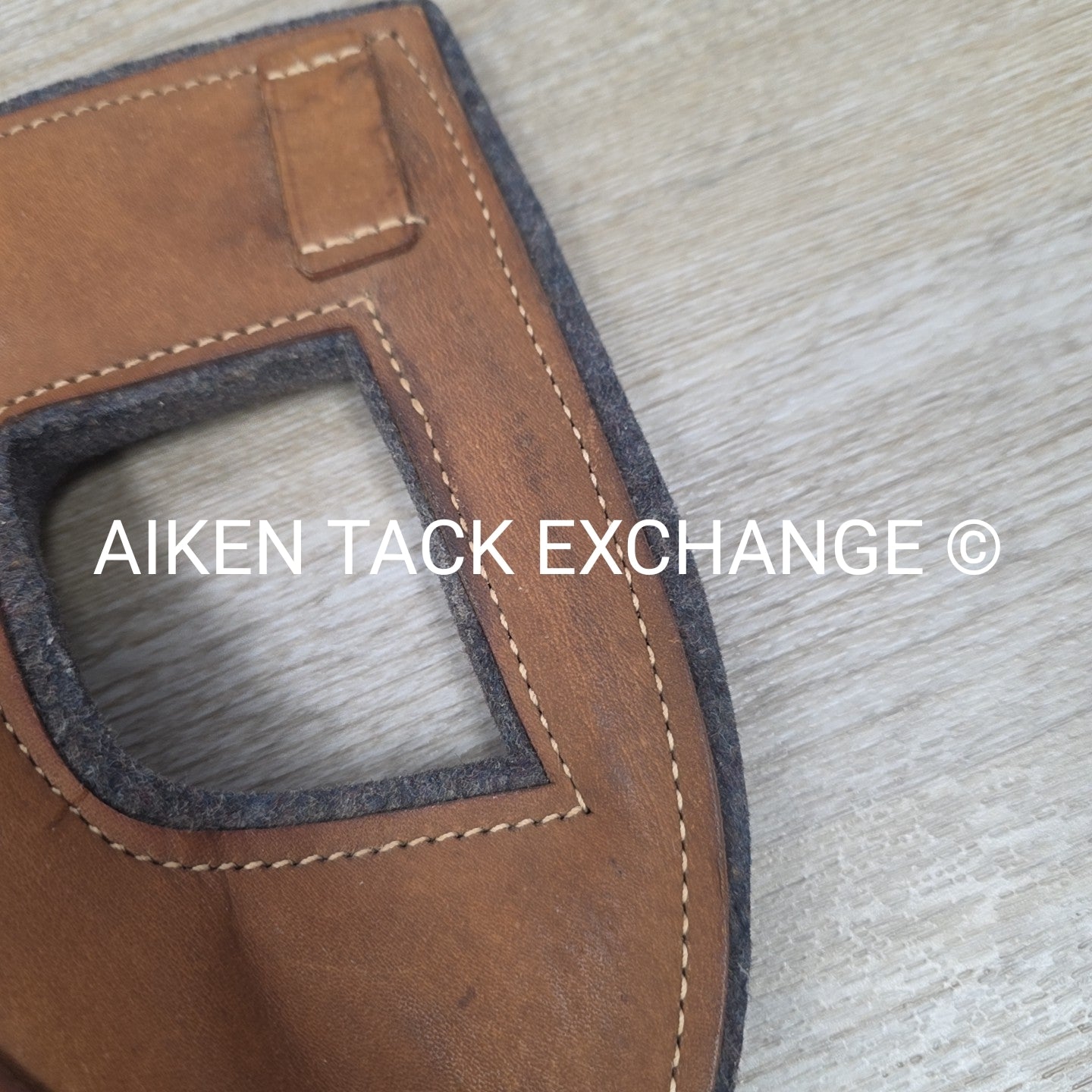 Maycraft Felt & Leather Trailer Head Bumper