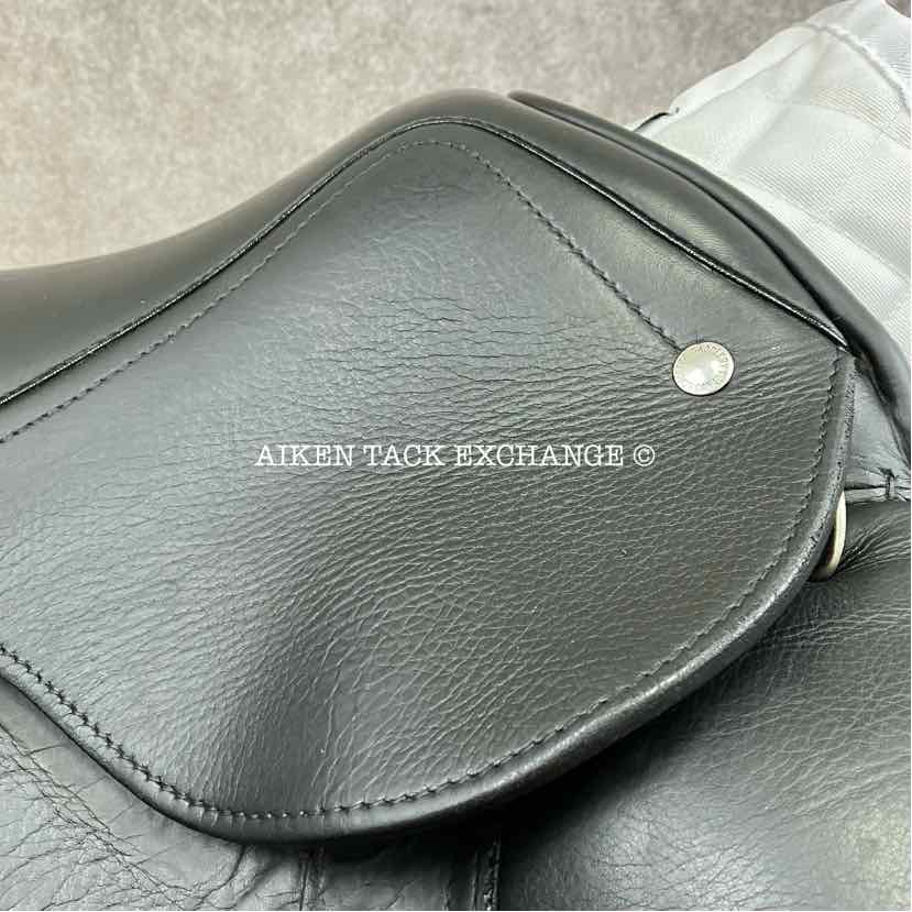 **On Trial** 2014 Schleese Obrigado Dressage Saddle, 17" Seat, Adjustable AdapTree, Wool Flocked Panels