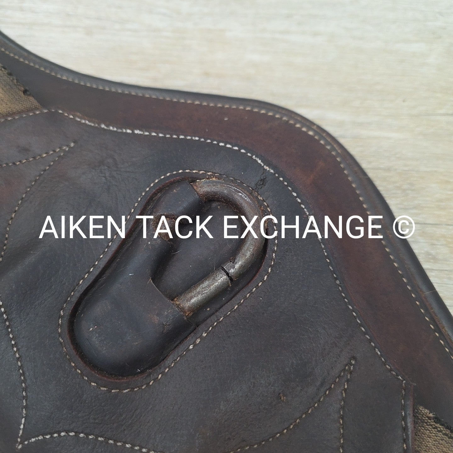 Devoucoux V-Strap Girth, Brown, 24" (has blemishes)