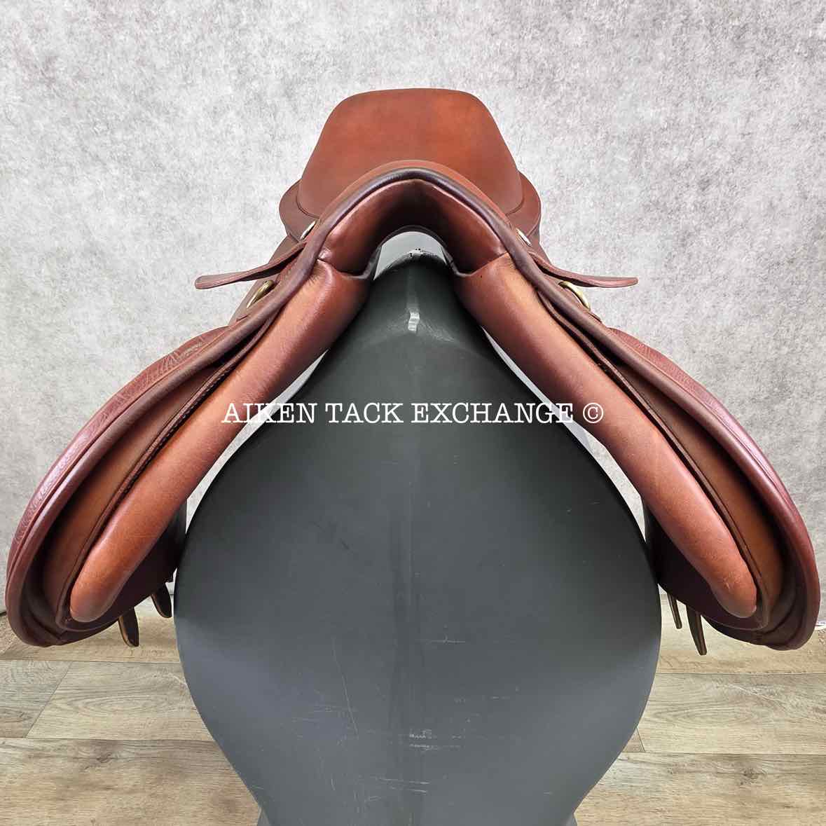 Thornhill Pro-Trainer 24K Platinum Series Close Contact Jump Saddle, 16.5" Seat, Medium Tree, Foam Panels