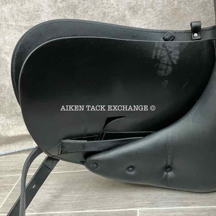 **On Trial** 2022 Prestige Lucky Idol Dressage Saddle, 16" Seat, Short Flap, 33 Tree - Medium, Wool Flocked Panels