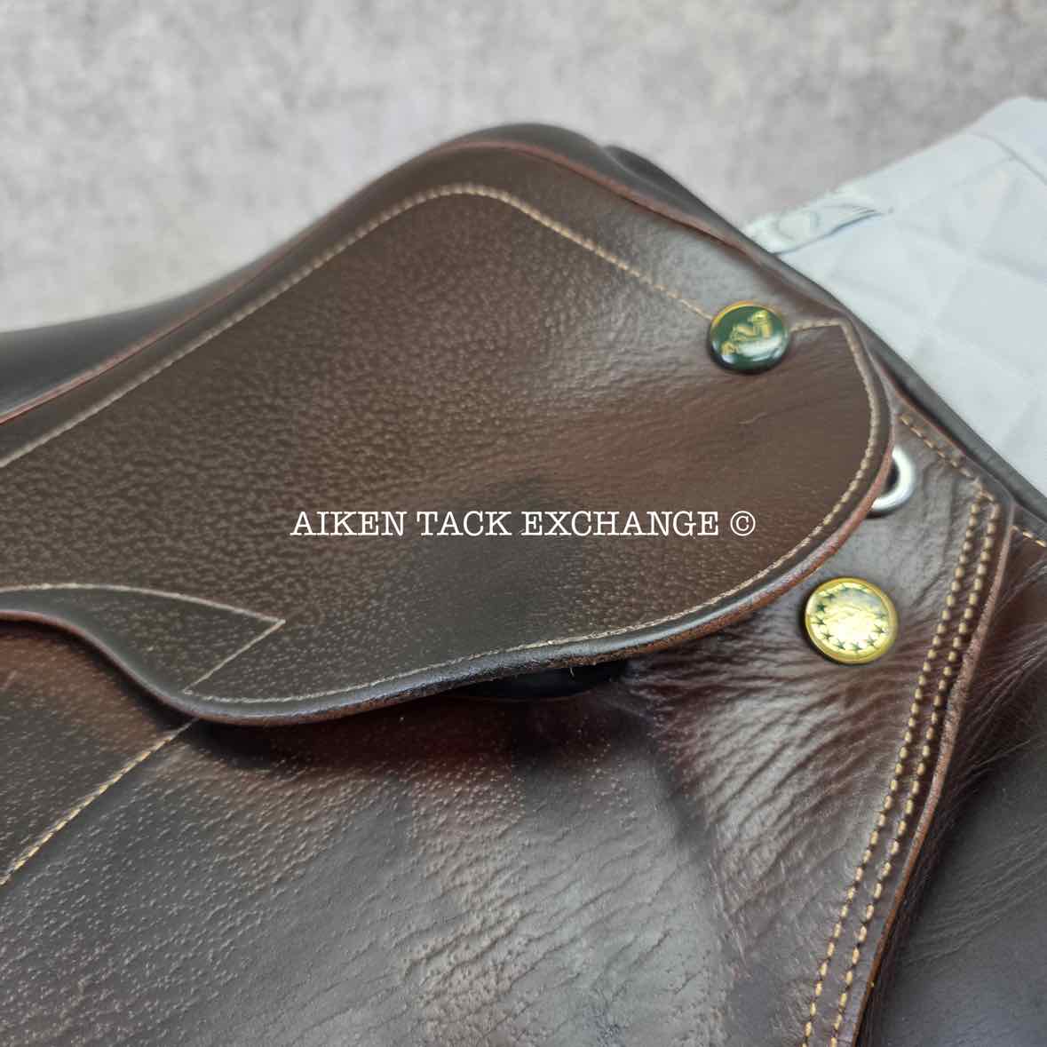 **On Trial** 2006 Prestige Red Fox Royal Close Contact Jump Saddle, 17" Seat, 33 Tree - Medium Tree, Foam Panels