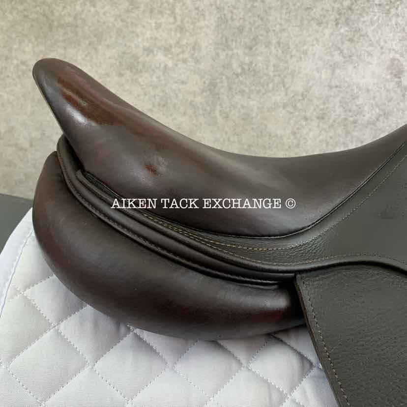 2014 CWD SE06 Close Contact Jump Saddle, 17" Seat, 3C Flap, Medium Tree, Foam Panels