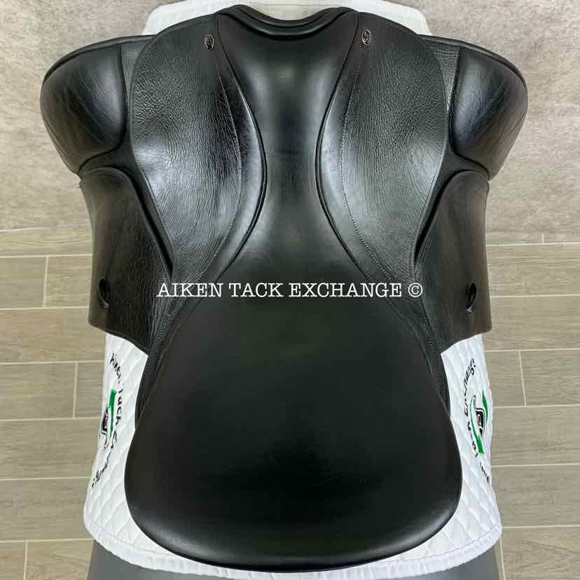 **SOLD** 2006 County Perfection Dressage Saddle, 17.5" Seat, Medium Tree, Wool Flocked Panels