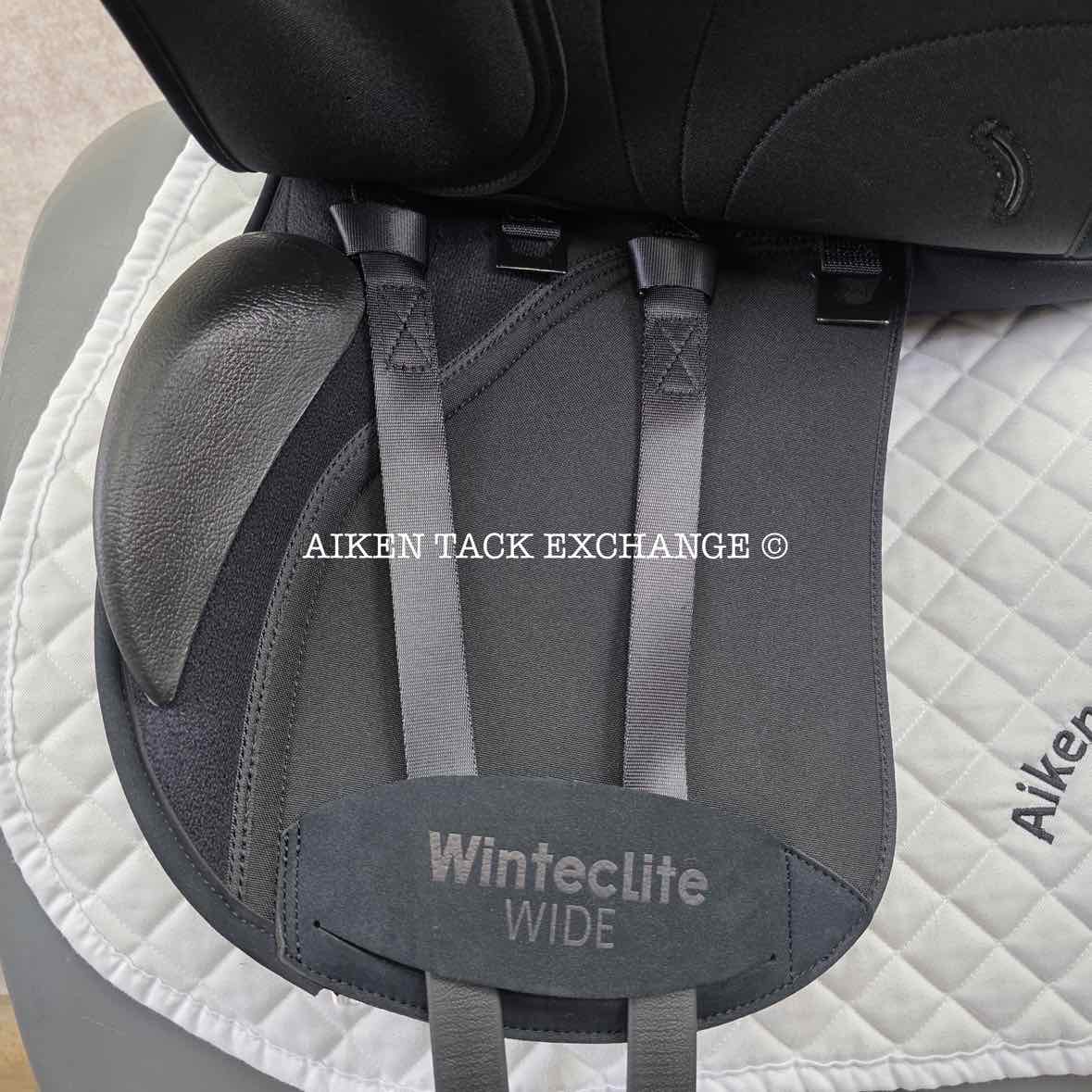 2022 Wintec Lite Wide All Purpose D'Lux Saddle with HART, 17.5" Seat, Adjustable Tree - Changeable Gullet, CAIR Panels