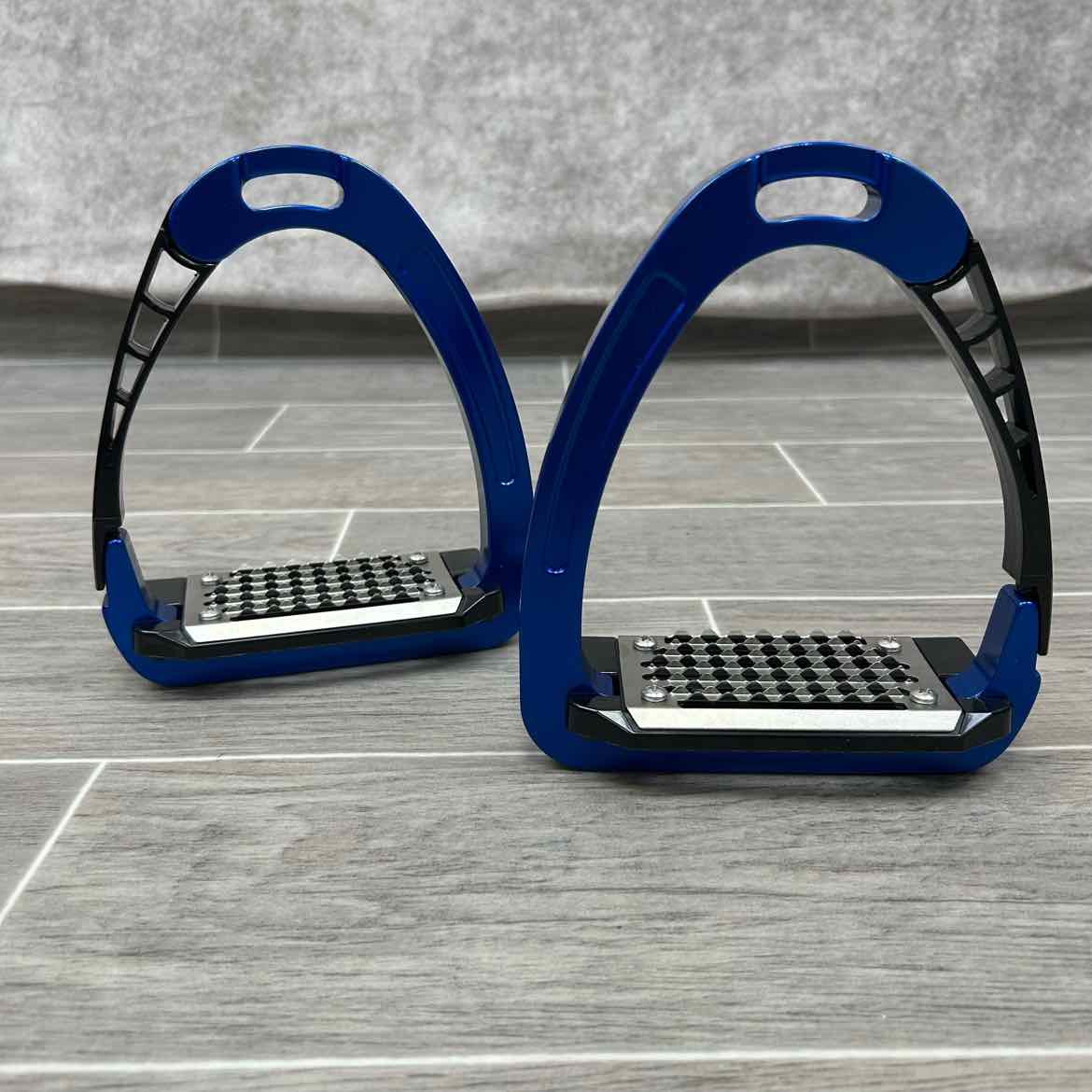 Acavallo Arena Alupro Stirrups, 4.75"