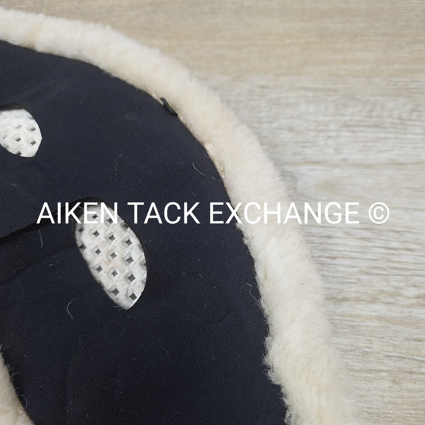 Total Saddle Fit Sheepskin Girth Cover, White, Size Large (28 - 30)