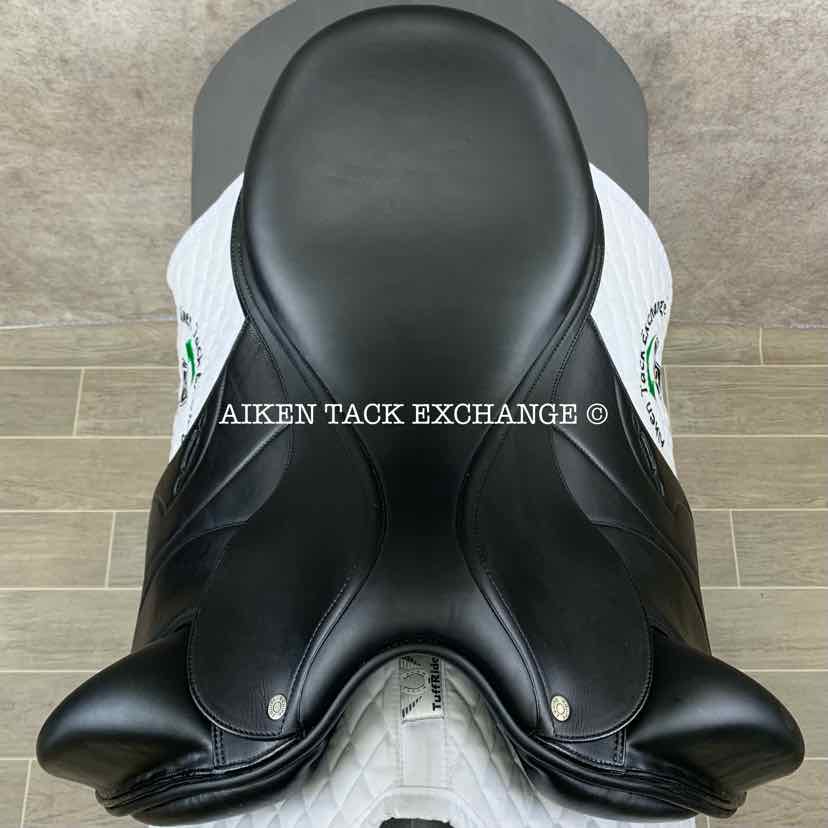 **SOLD** 2018 Equipe Oracle Monoflap Dressage Saddle, 18" Seat, Medium Wide Tree, Foam Panels