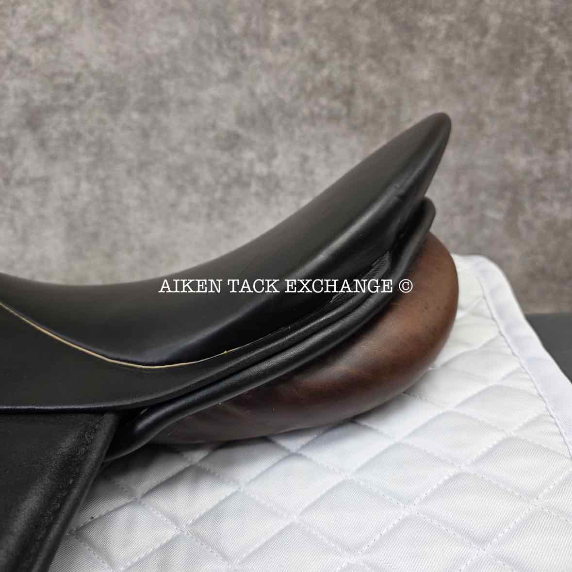 Stubben Tristan Dressage Saddle, 18" Seat, 31.5cm Tree - Medium Wide, Wool Flocked Panels
