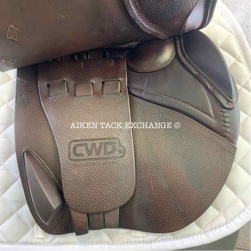 2017 CWD SE03 Close Contact Jump Saddle, 17.5" Seat, 3L Flap, Medium Wide Tree, Foam Panels