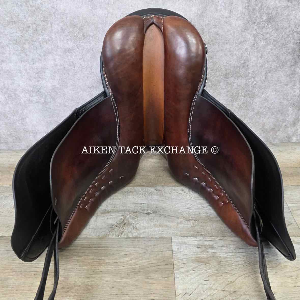 Stubben Tristan Dressage Saddle, 18" Seat, 31.5cm Tree - Medium Wide, Wool Flocked Panels