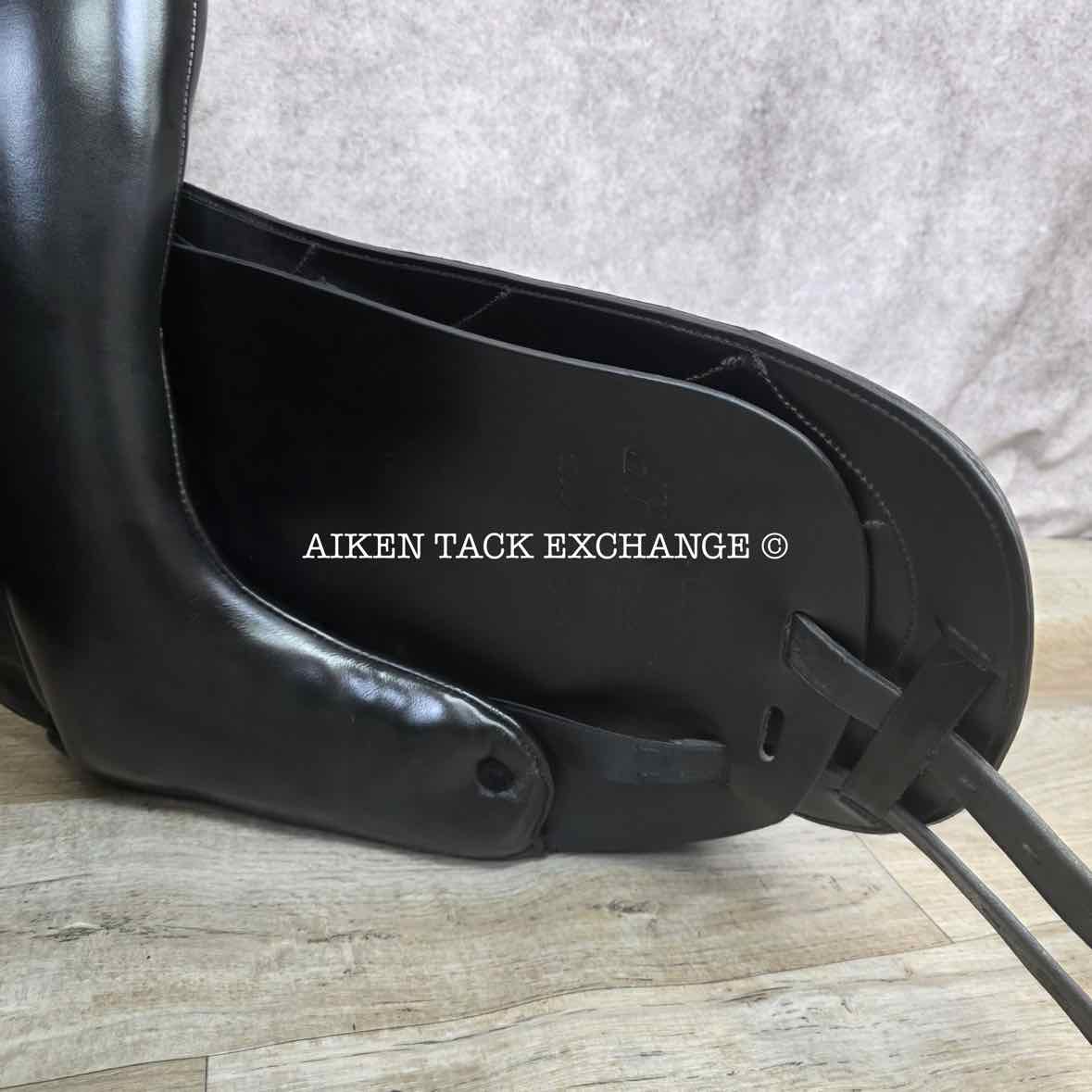 2018 Kentaur Ithaka AP Dressage Saddle, 18" Seat, Wide Tree, Wool Flocked Panels