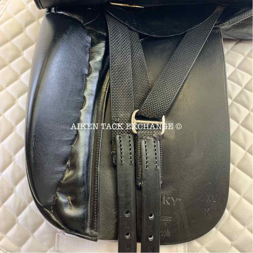 **SOLD** Anky Dressage Saddle, 17.5" Seat, Medium Tree, Wool Flocked Panels