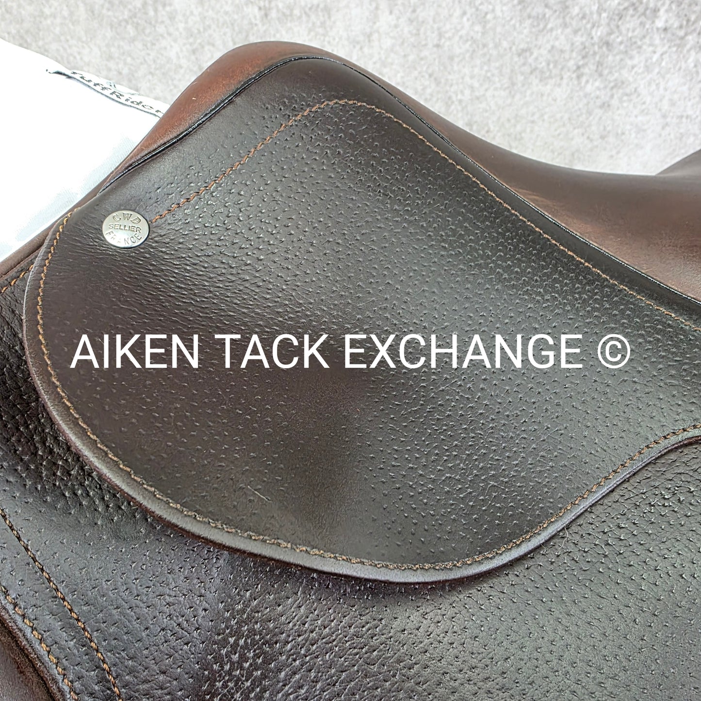 **SOLD** 2012 CWD SE02 Close Contact Jump Saddle, 16.5" Seat, 2L Flap, Medium Tree, Foam Panels