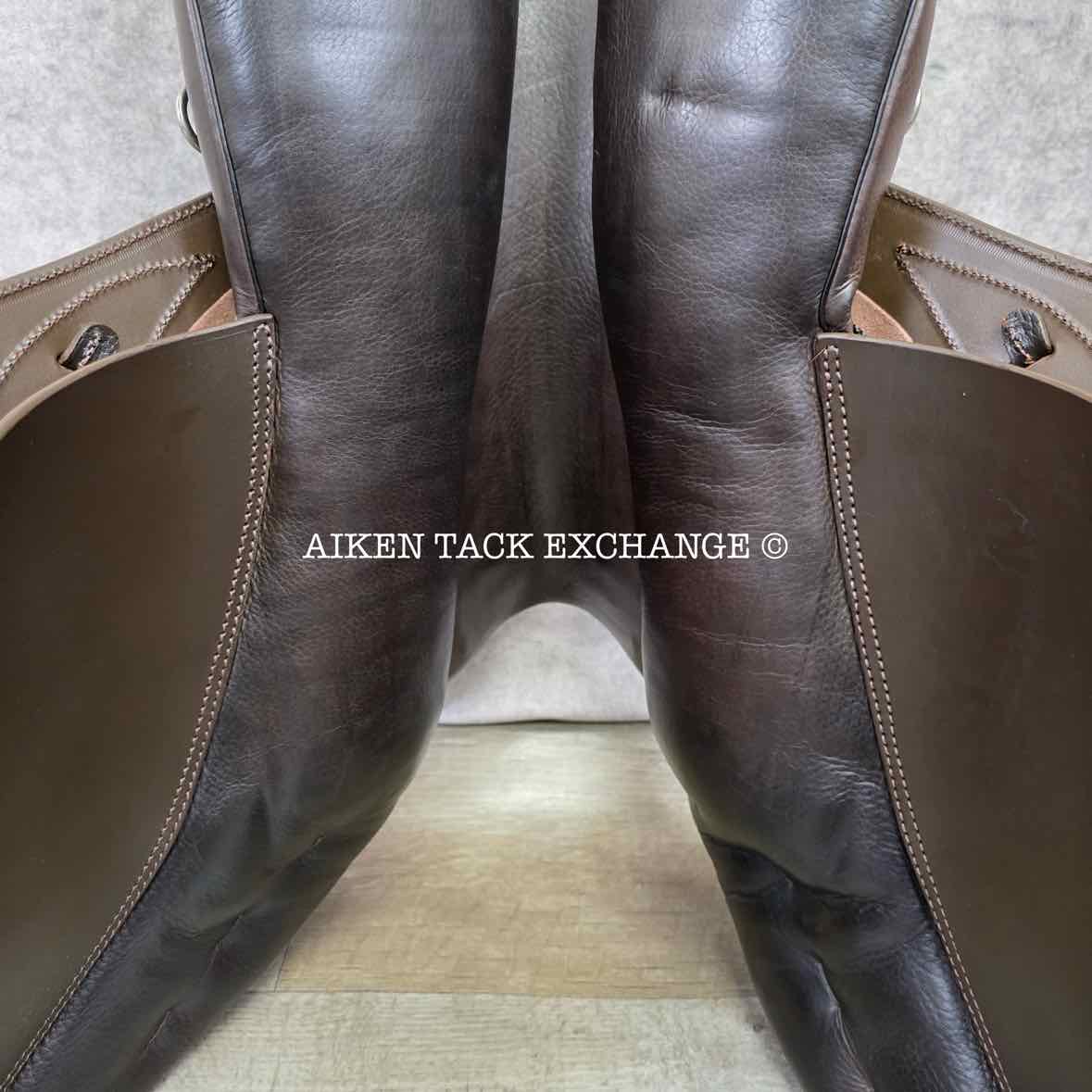 **SOLD** 2020 Stubben Phoenix Elite Jump Saddle, 17.5" Seat with Biomex, 28cm Tree - Medium, Wool Flocked Panels