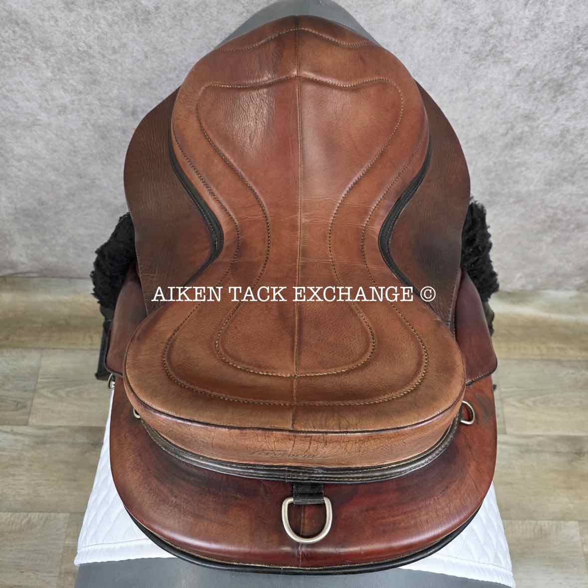 Freeform Lightweight Treeless Endurance Saddle, 17" Seat