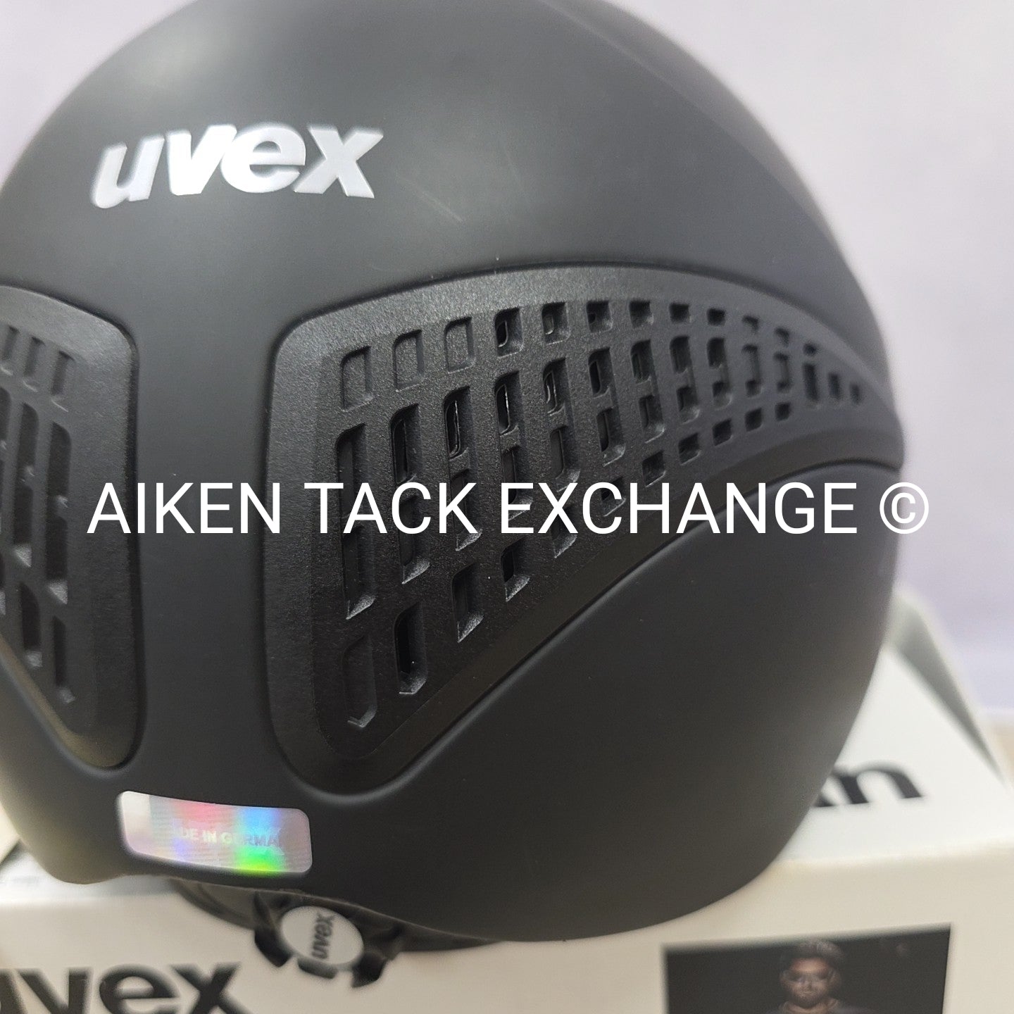 UVEX Exxential MIPS Riding Helmet, Size 55-57 cm (MFG Date 09/21)