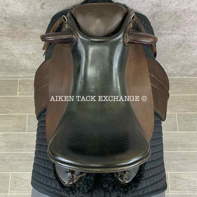 **SOLD** Unknown Brand Endurance Saddle, 17.5" Seat, Auto-Adjusting Tree with Flex Panels