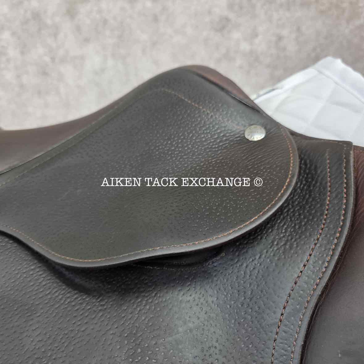 **SOLD** 2012 CWD SE02 Close Contact Jump Saddle, 17" Seat, 1C Flap, Medium Tree, Foam Panels