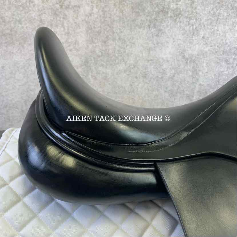 **SOLD** 2003 Amerigo Cervia Dressage Saddle, 17.5" Seat, Wide Tree, Wool Flocked Panels