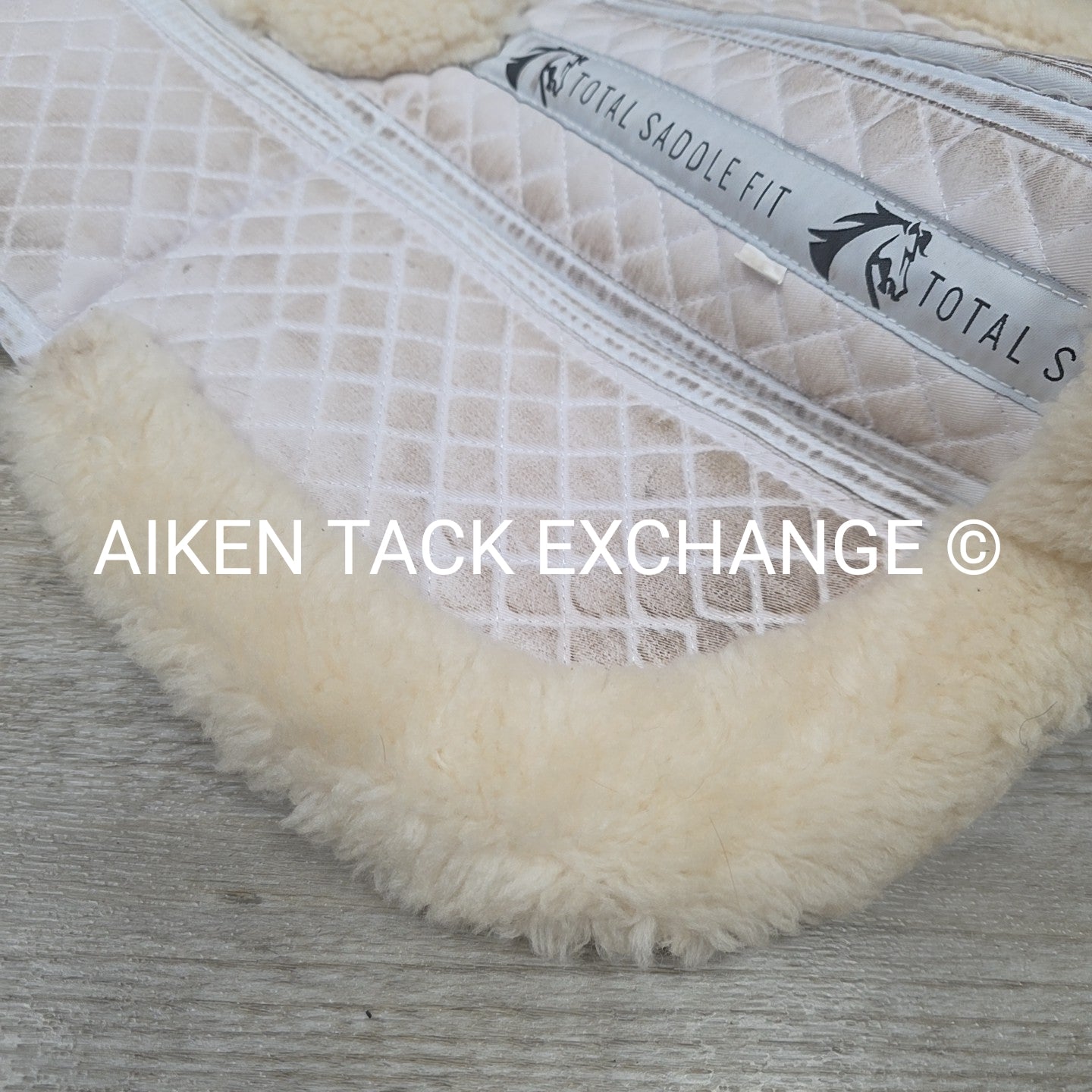 Total Saddle Fit 6 Point Sheepskin Half Pad with Wither Freedom, Size S / M