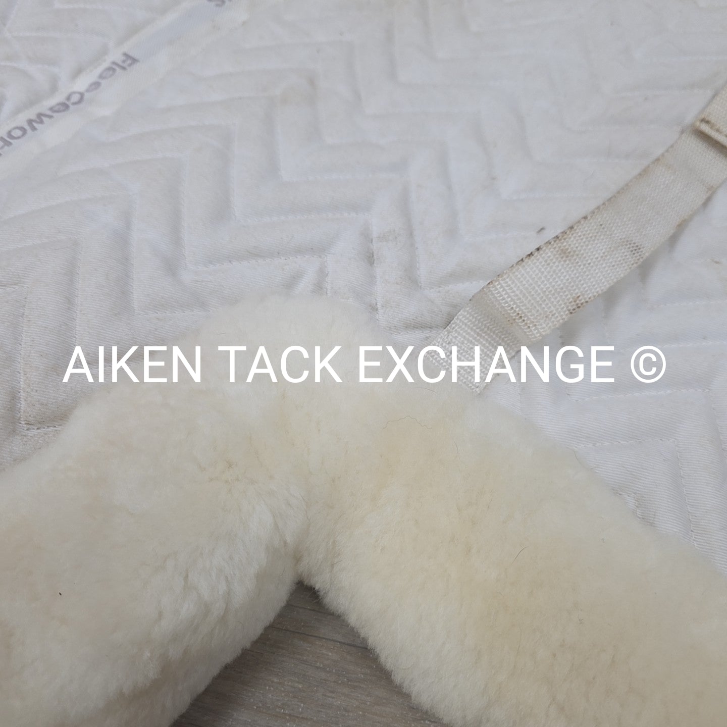 Fleeceworks Classic Dressage Pad with Full Sheepskin Trim, Large