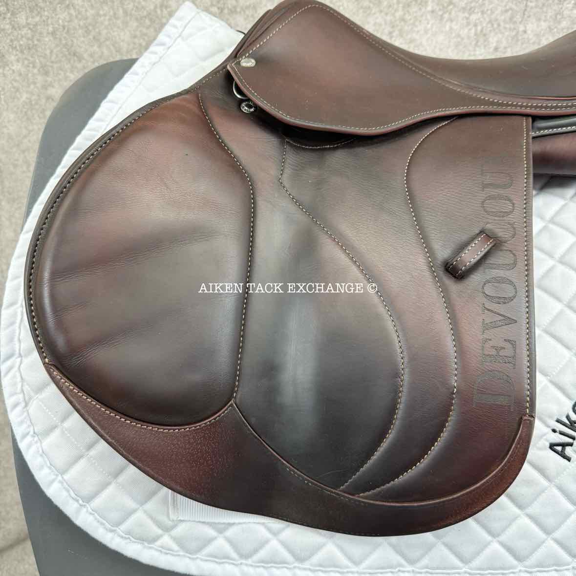2022 Devoucoux Biarritz S Close Contact Jump Saddle, 17.5" Seat, 2AA Flap, Medium Tree, D3D Panels, Full Buffalo Leather