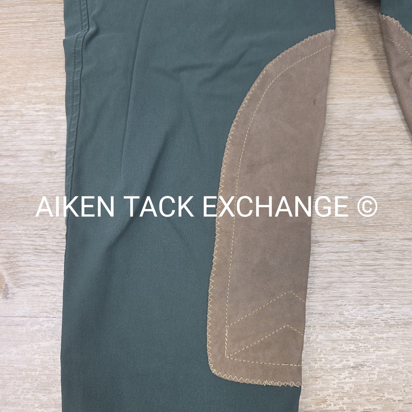 Tailored Sportsman Trophy Hunter Knee Patch Breeches, Size 32 R