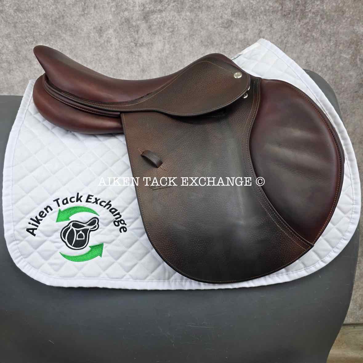 **SOLD** 2017 CWD SE02 Close Contact Jump Saddle, 17.5" Seat, 3C Flap, Medium Tree, Foam Panels