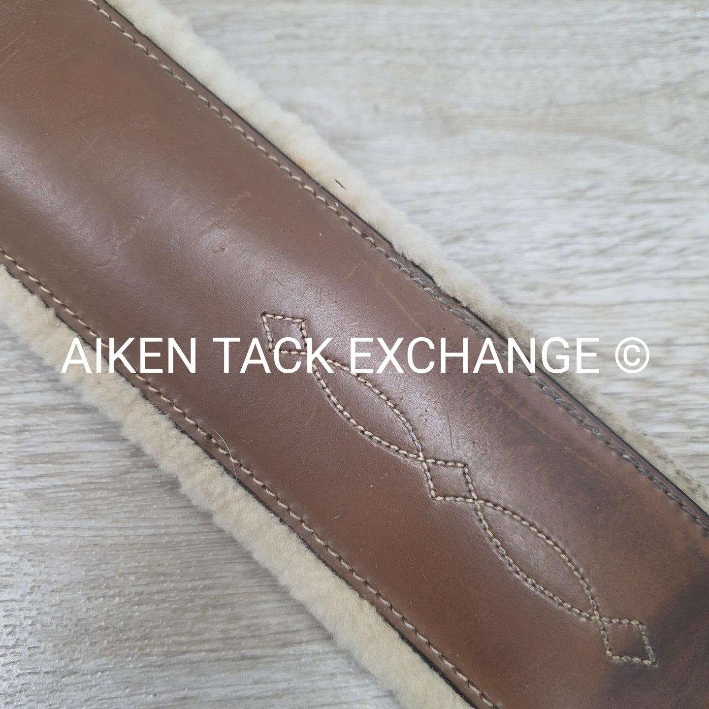 Beval Fleece Lined Girth with Single End Elastic, Brown, 50"