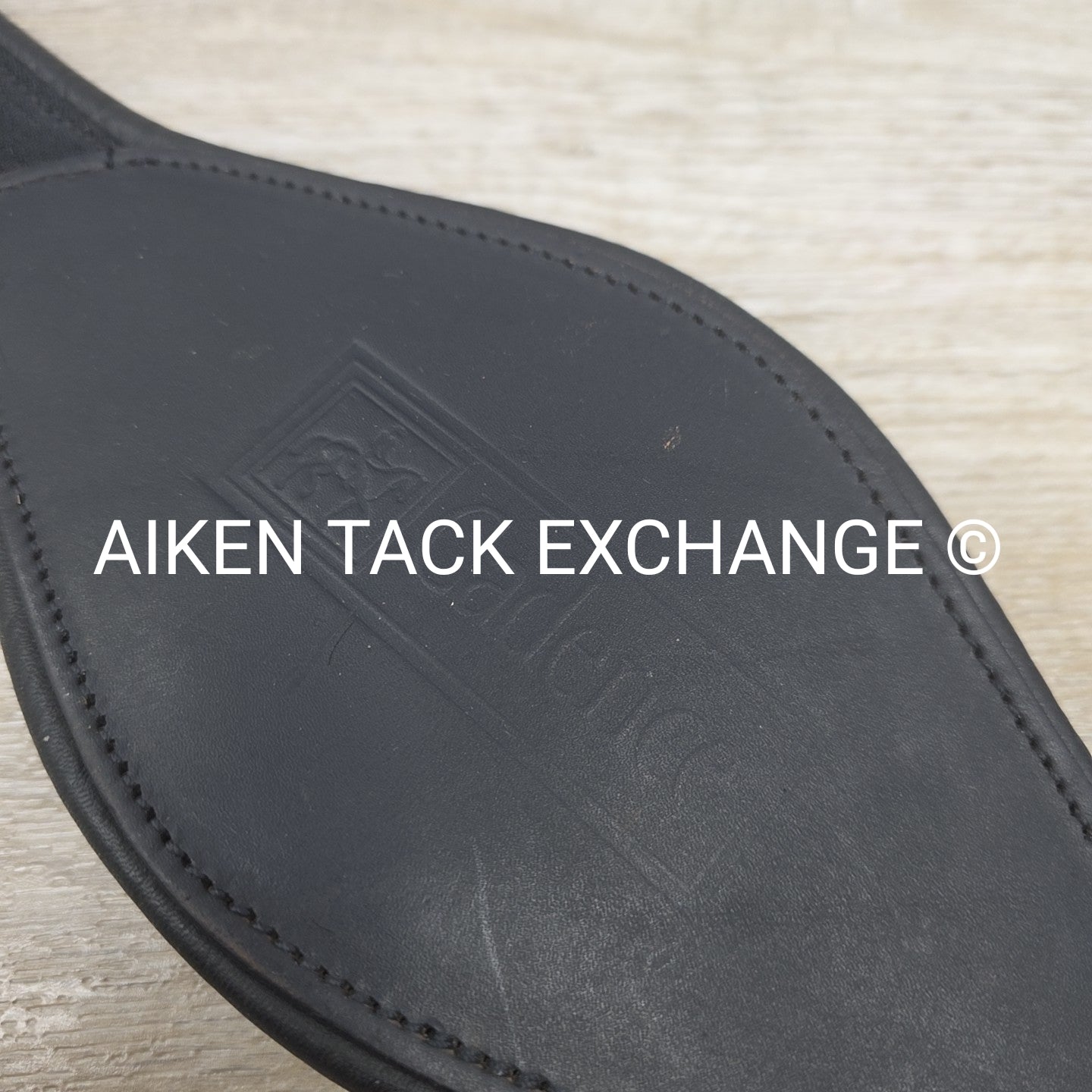 Cadence Anatomic Contour Short Girth, Black, 28"