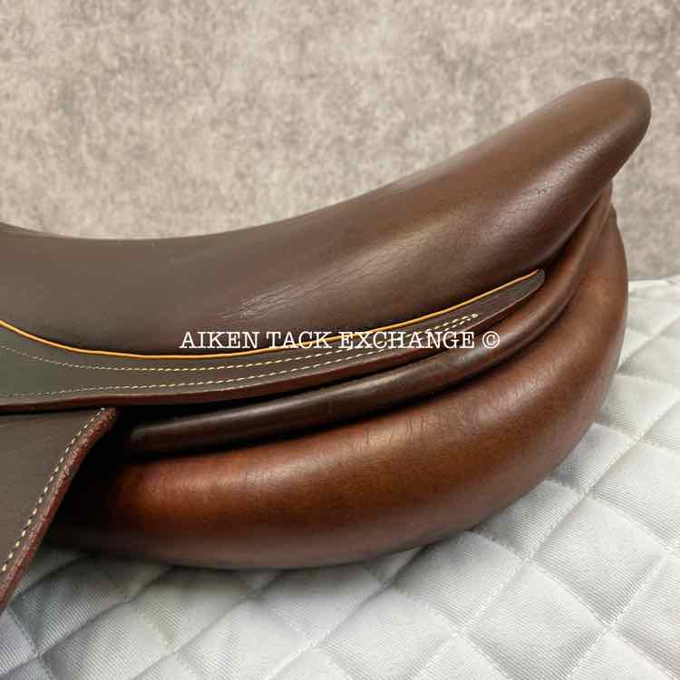 2002 Luc Childeric M Close Contact Jump Saddle, 17" Seat, 3 Flap, AO Tree - Medium Wide/Wide, Foam Panels