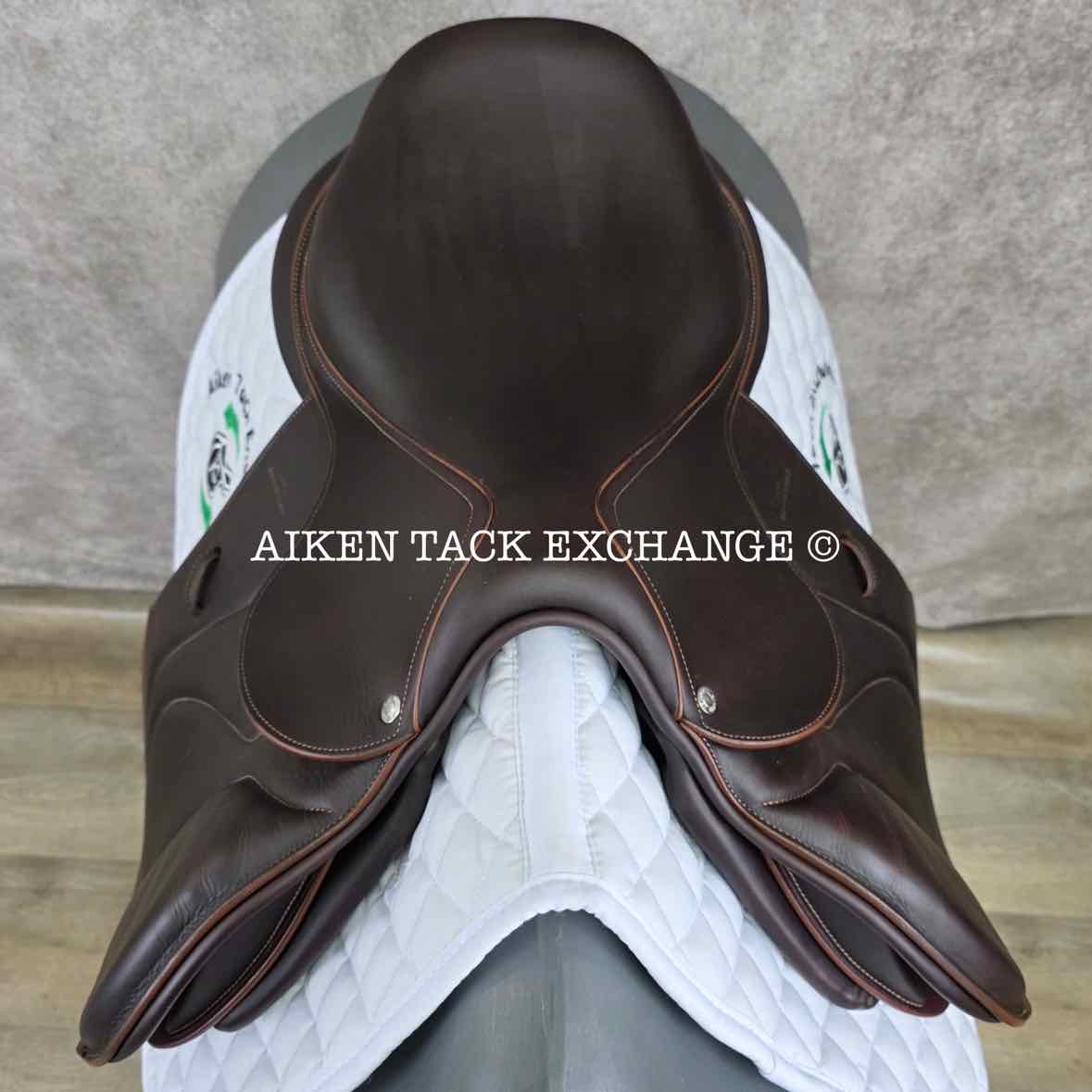 2025 Devoucoux Biarritz O Close Contact Jump Saddle, 16.5" Seat, 1 Flap, Medium Tree, D3D Panels, Full Buffalo Leather