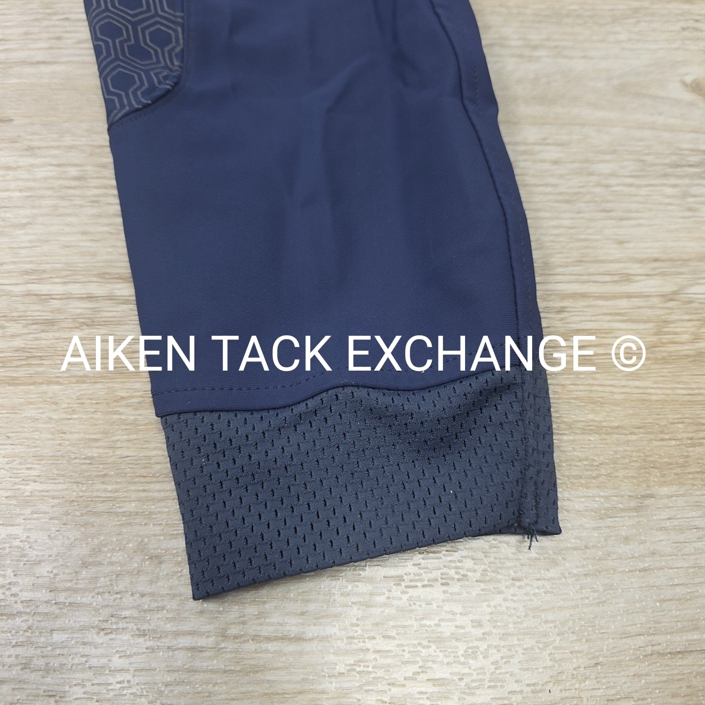 Ariat Tri Factor Silicone Grip Full Seat Breeches, Size 32 R