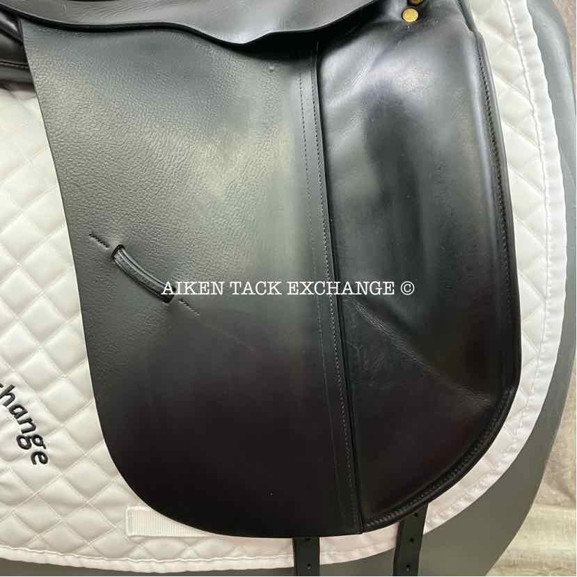 **SOLD** Albion SLK Dressage Saddle, 17.5" Seat, Medium Wide Tree, Wool Flocked Panels