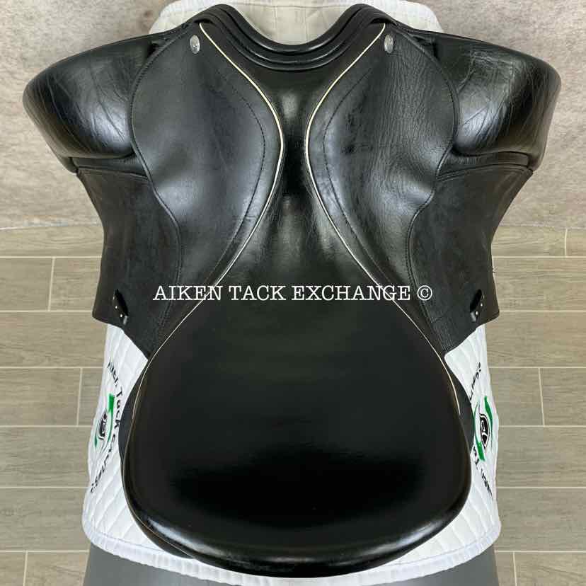 **SOLD** Borne DS Flexion Dressage Saddle, 17.5" Seat, Medium Tree, Wool Flocked Panels