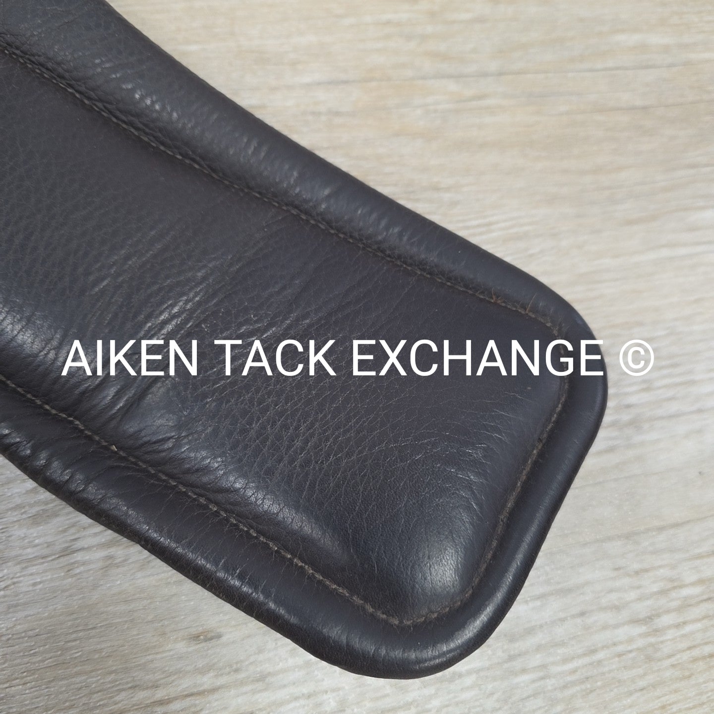 Fairfax Short Stud Guard Belly Guard Girth, Size 28" (has blemishes)