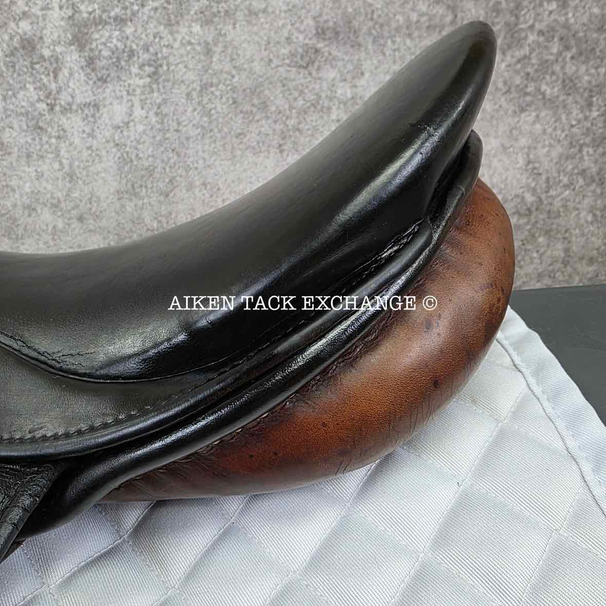 **SOLD** Stubben Romanus Extra CL Dressage Saddle, 18" Seat, 32cm Tree - Wide, Wool Flocked Panels
