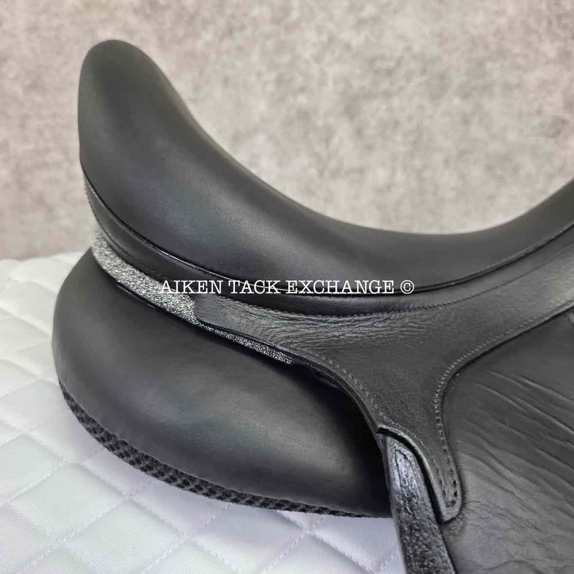 2020 Devoucoux Makila Harmonie Monoflap Dressage Saddle, 17" Seat, 1A Flap - Short, Dynamick Tree - Medium, D3D Panels, Full Buffalo Leather