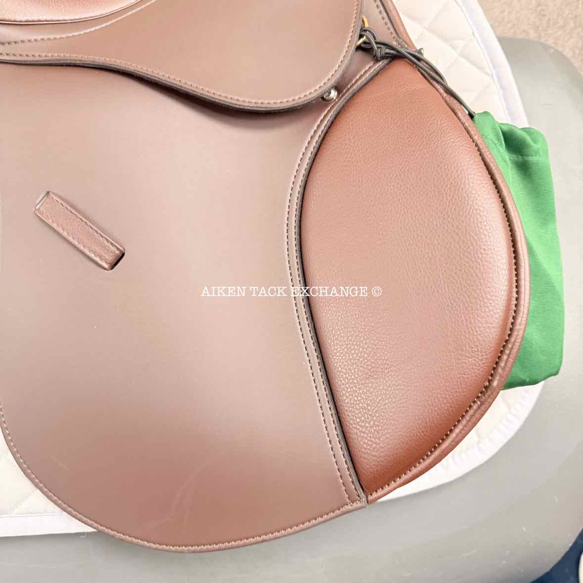 HDR Vegan-X Junior Close Contact Saddle, 15.75" Seat, Adjustable Tree - IGP Changeable Gullet, Wool Flocked Panels