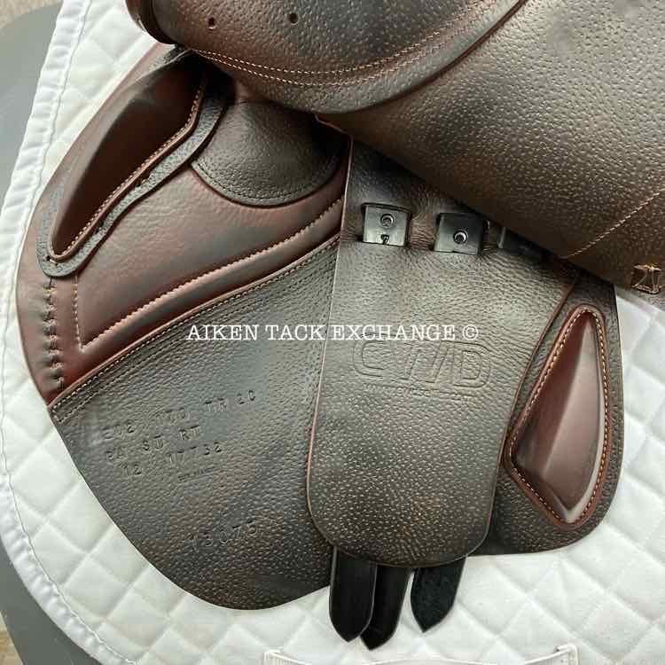 2012 CWD SE02 Close Contact Jump Saddle, 17" Seat, 2C Flap, Medium Tree, Foam Panels, Full Buffalo Leather