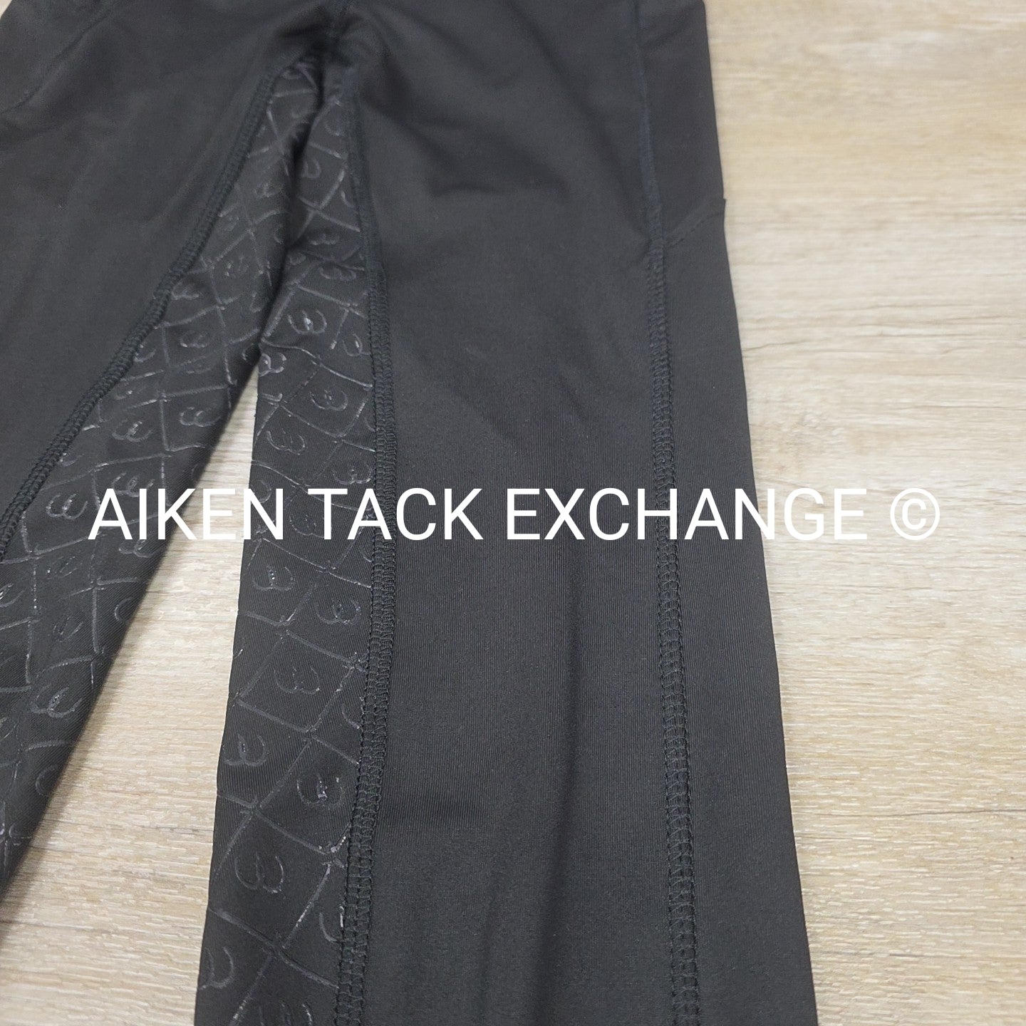 Ovation Aerowick Silicone Grip Full Seat Tights, Size Medium