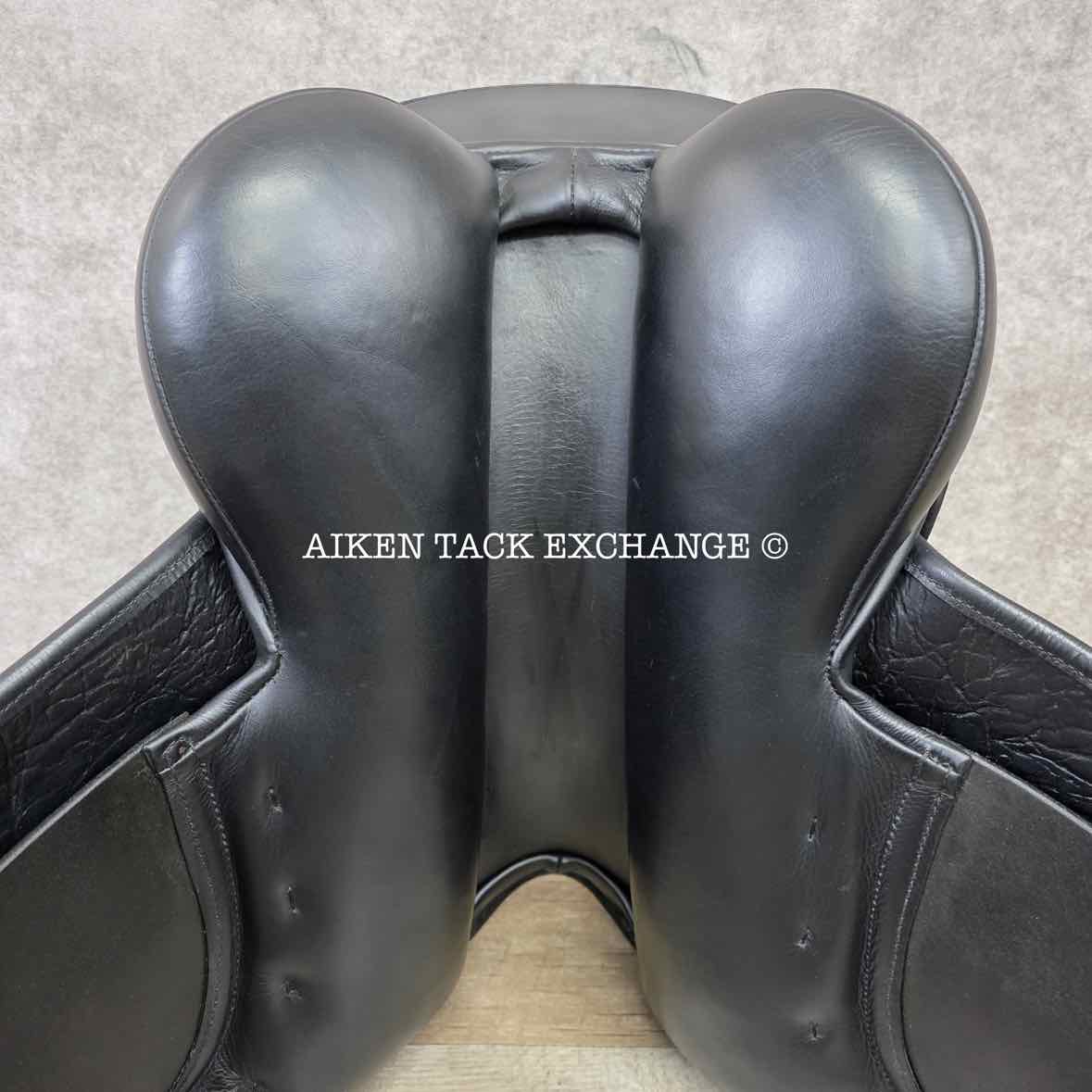 2015 County Perfection Dressage Saddle, 17.5" Seat, Medium Tree, Wool Flocked Panels