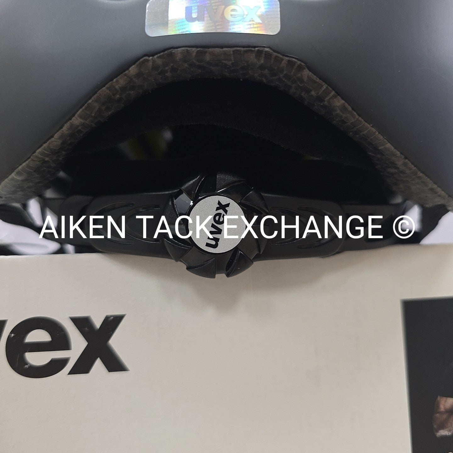 UVEX Exxential MIPS Riding Helmet, Size 55-57 cm (MFG Date 09/21)