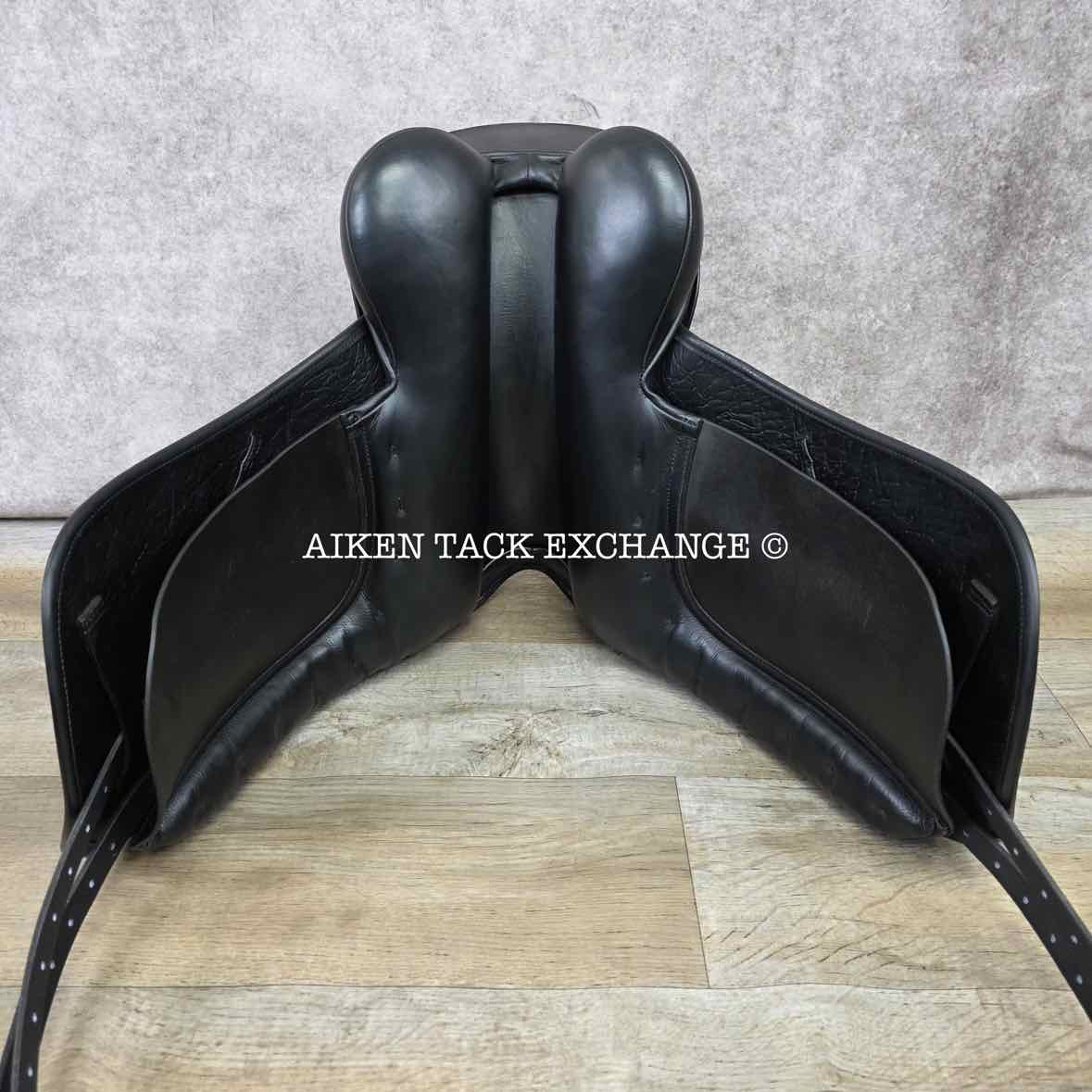 2015 County Perfection Dressage Saddle, 17.5" Seat, Medium Tree, Wool Flocked Panels
